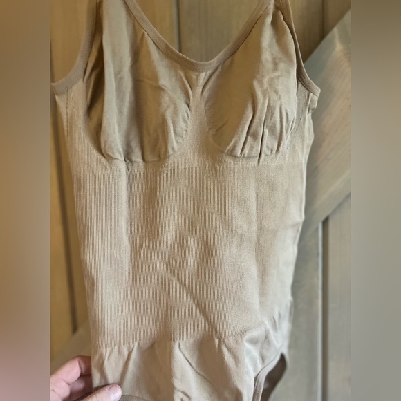 NWT Viral Influencer Hey Shape Compression Bodysuit - Picture 2 of 6